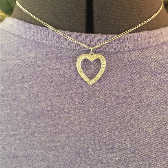 Jewelry - Heart rhinestone necklace 14”